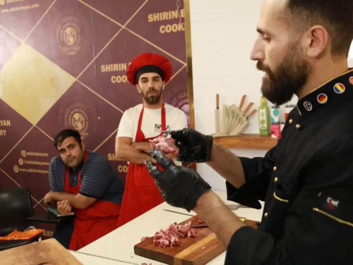 آموزش تخته کاری رستوران آموزشگاه آشپزی در اصفهان