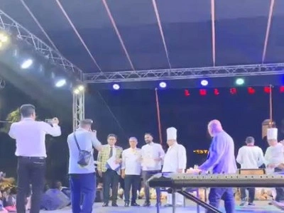 سرآشپز احمدی احمدی با پخت بهترین کباب ها و غذاهای متنوع دیگر دارنده مدال طلای مسابقات آشپزی ارمنستان شد