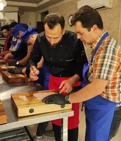 آموزش تخته کاری سرآشپز احمد احمدی